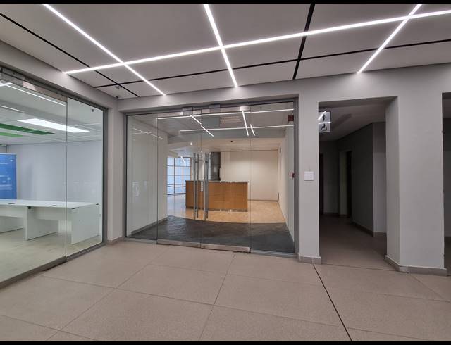 1,029M² OFFICE TO LET IN CENTURY CITY